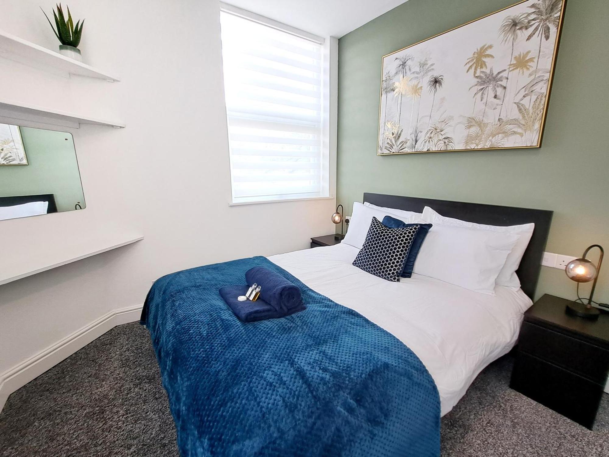 Bright 3 Bed Apartment With Terrace, Free Parking On Premises Watford  Extérieur photo